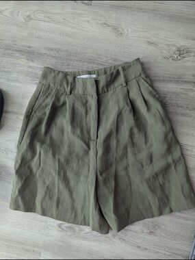 Zara Olive Green High-Waist Tailored Bermudas